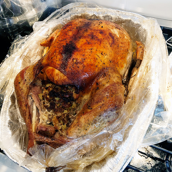 How to roast a turkey in an oven bag for flavorful, juicy meat